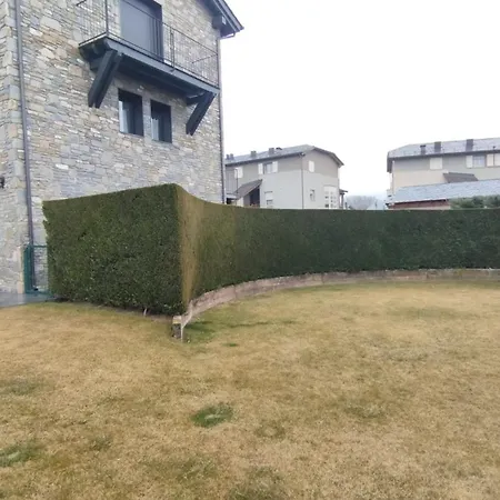 Bonito Con Gran Jardin Appartement