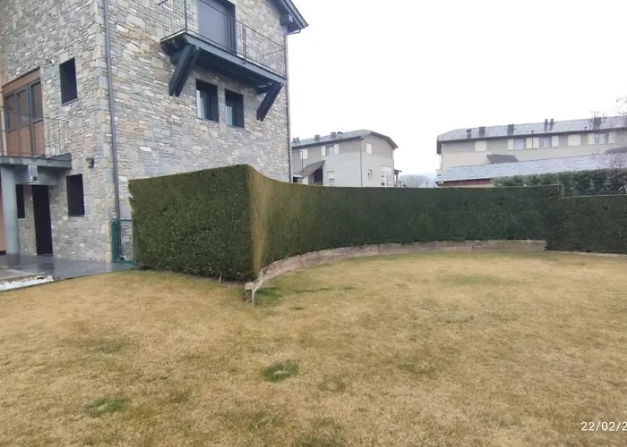 Bonito Con Gran Jardin Apartman